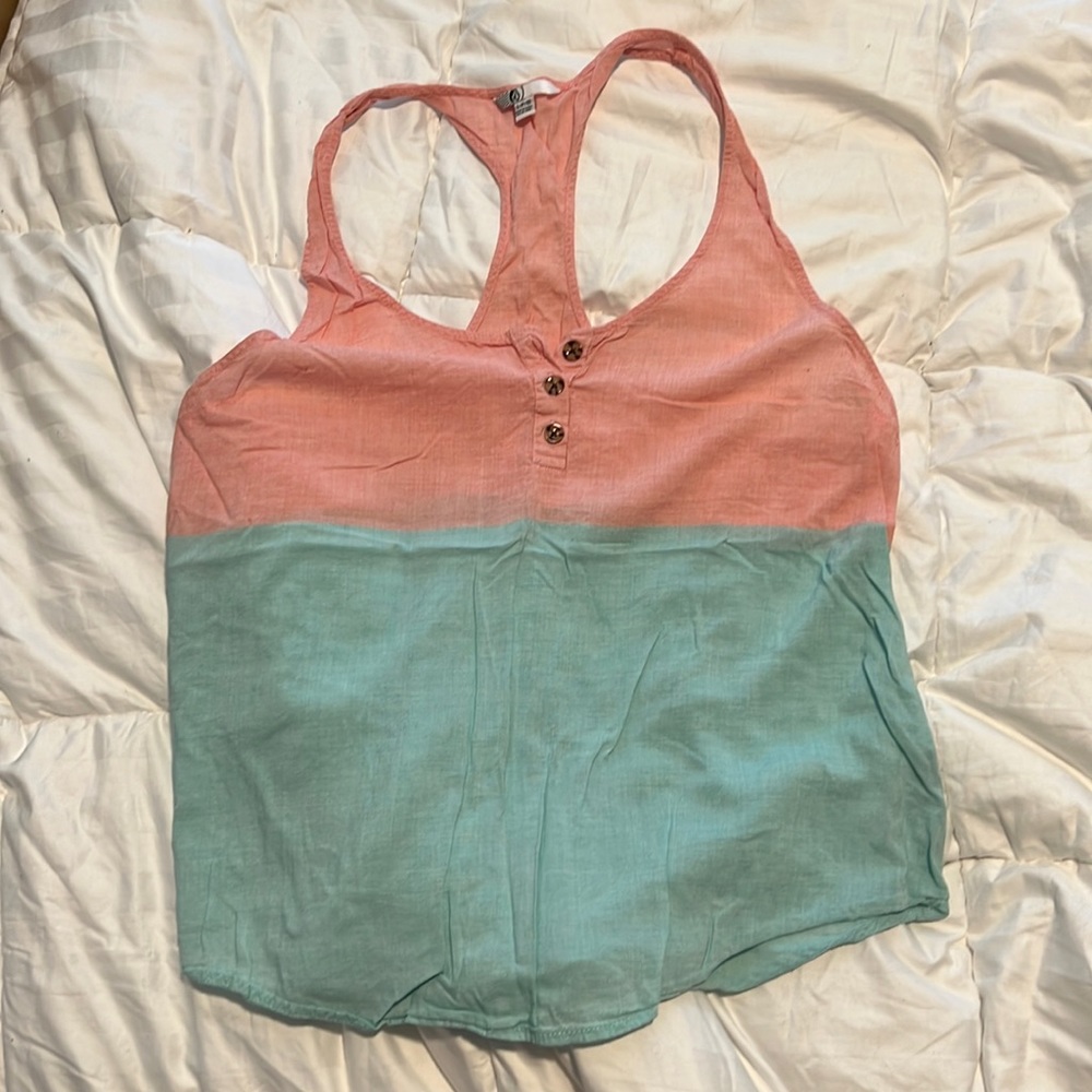 Volcom tank